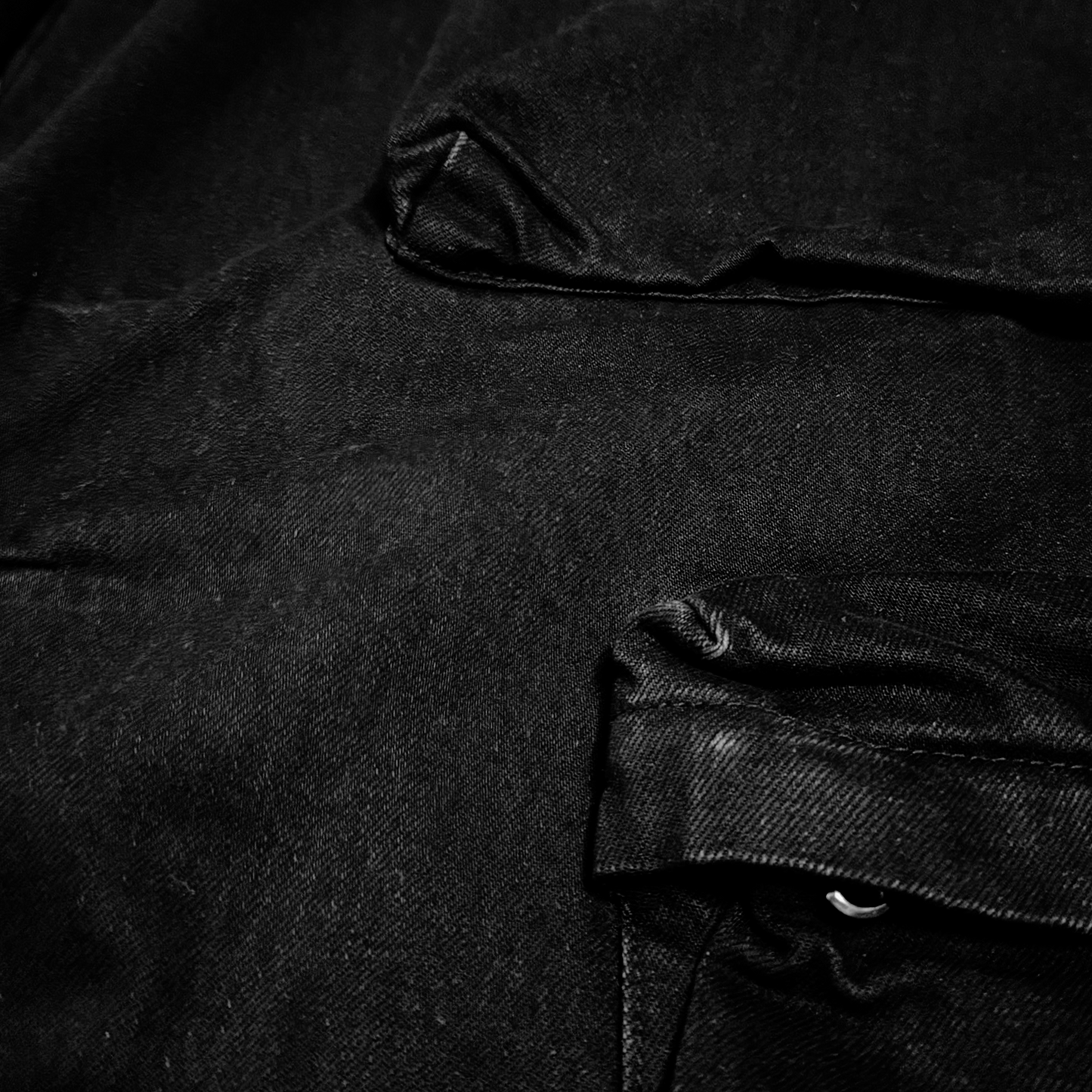 WASHED BLACK CARGO DENIM