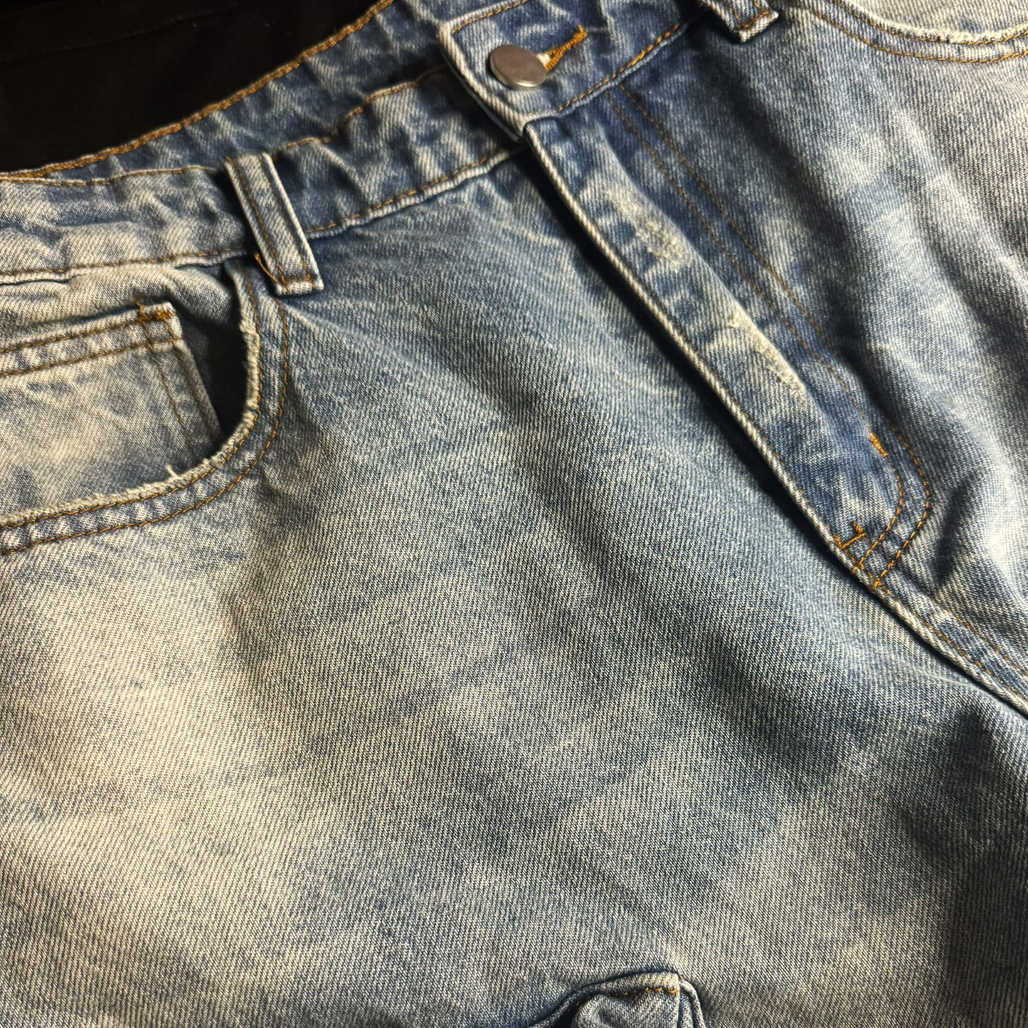 DISTRESSED CARGO DENIM