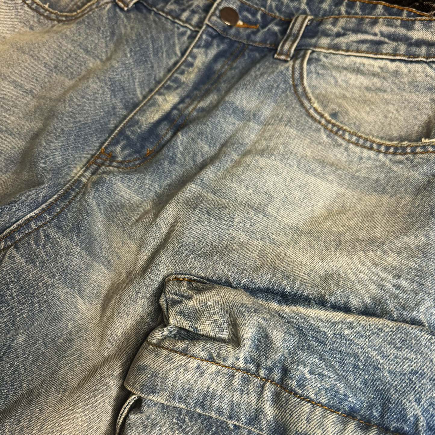 DISTRESSED CARGO DENIM