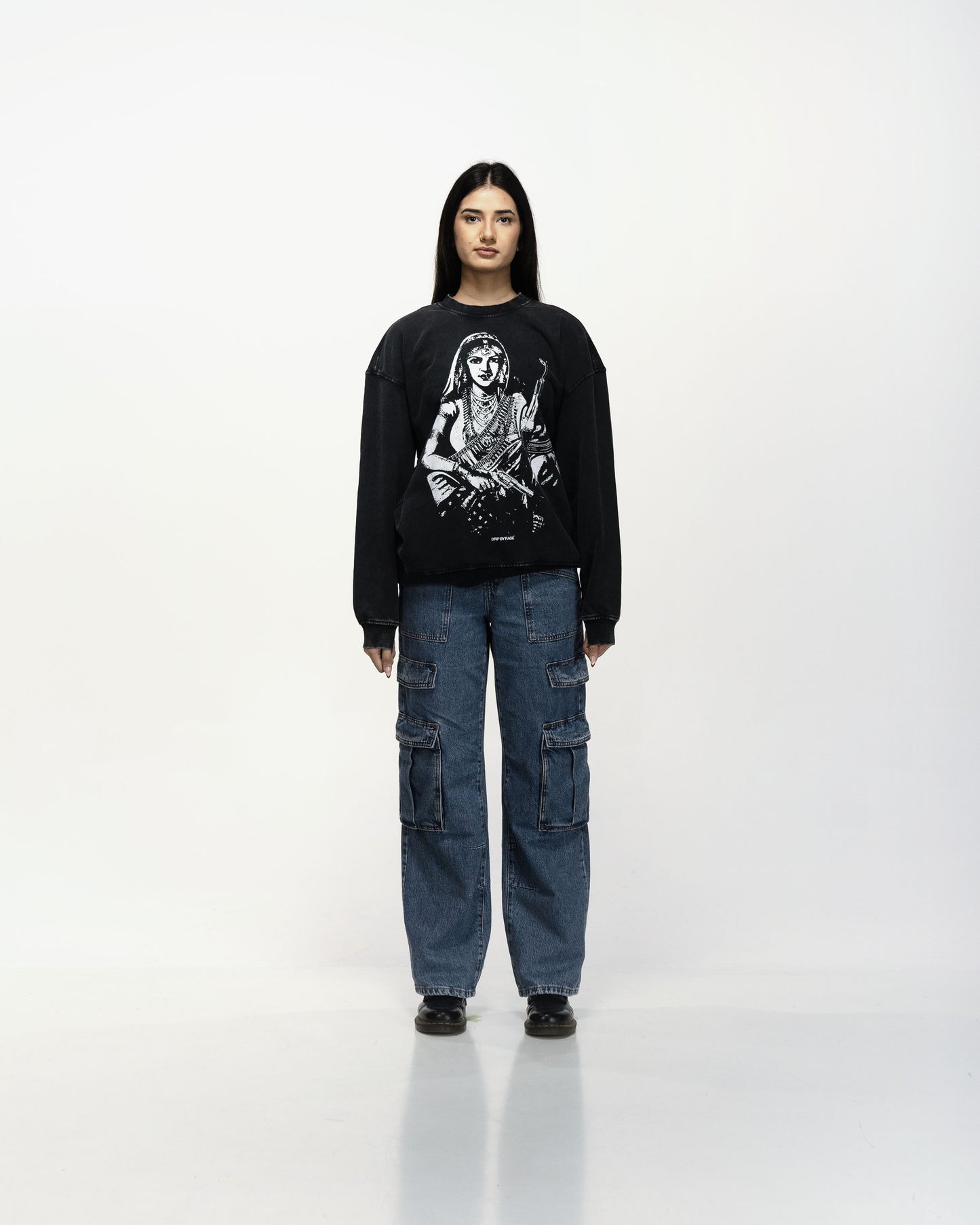 GANGSTER QUEEN II OVERSIZED FADED SWEATSHIRT