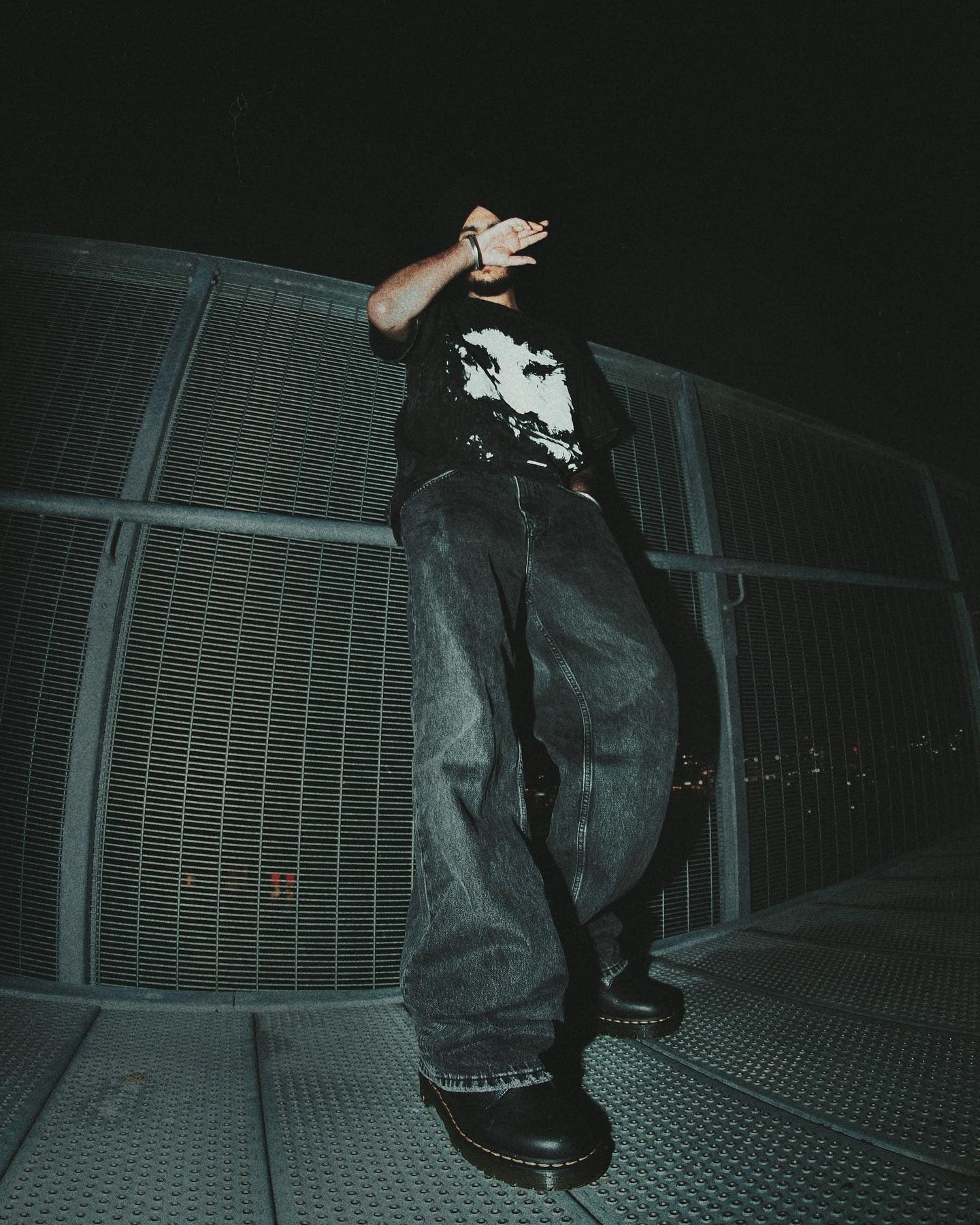 EYES OF DEVIL OVERSIZED DESTROYED T-SHIRT